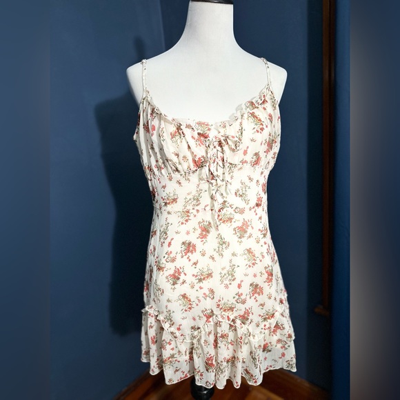 Cider Corset Laced White Floral Ruffle Dress - Picture 7 of 9